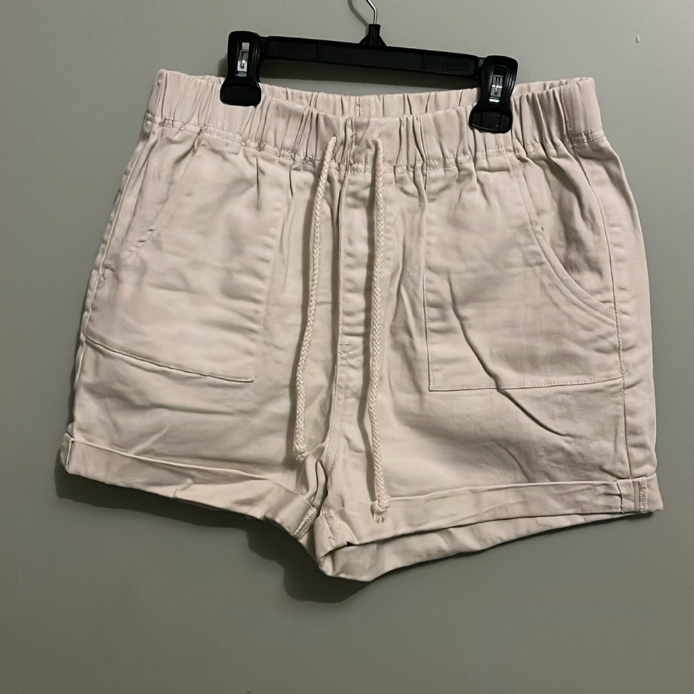 Khaki Shorts With Drawstring - Picture 3 of 3